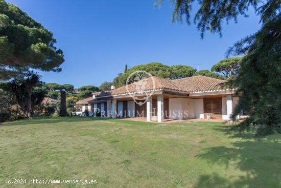 Impresionante casa en parcela plana en Sant Andreu de Llavaneres- Rocaferrera - BARCELONA