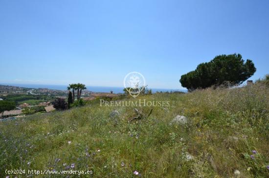 Espectacular terreno en venta con fabulosas vistas al mar en Alella - BARCELONA