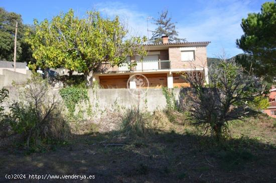 Casa en venta para reformar con vistas al mar en Cabrils - BARCELONA