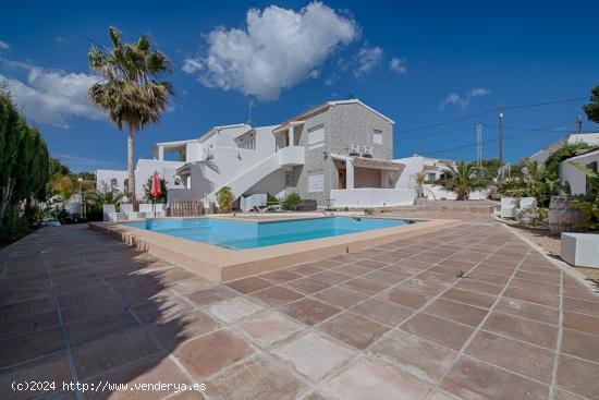  PRECIOSA VILLA CON VISTAS PANORÁMICAS EN CALPE. - ALICANTE 