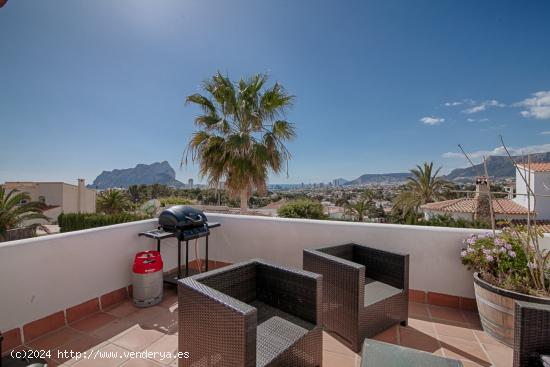 PRECIOSA VILLA CON VISTAS PANORÁMICAS EN CALPE. - ALICANTE