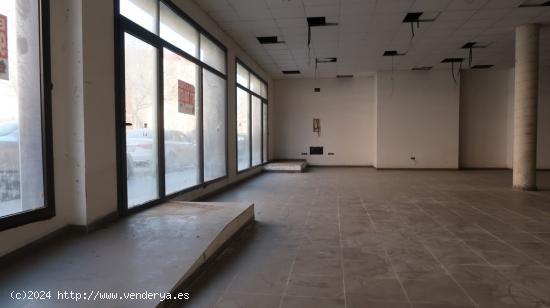 Local Comercial en avenida principal - TARRAGONA