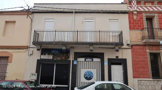  CASA con LOCAL COMERCIAL bar-pub - TARRAGONA 