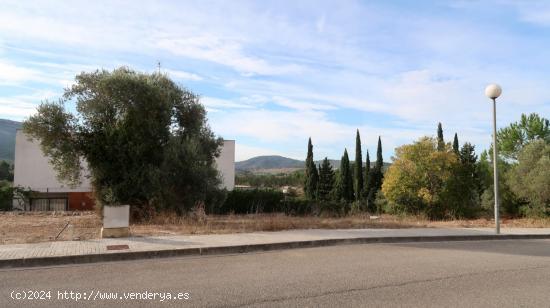 Parcela esquinera en urbanización Favaret - TARRAGONA