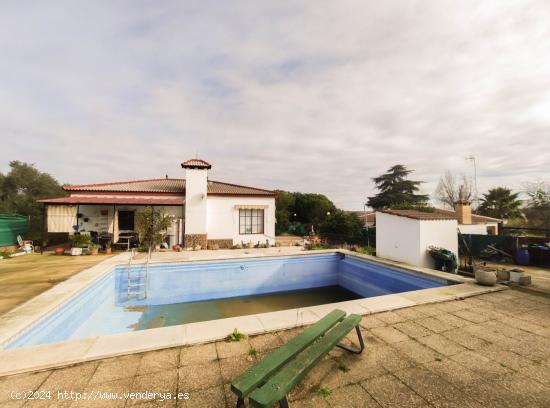  Casa de campo con piscina en Los Almendrales, Bollullos Par Condado (Huelva) - HUELVA 