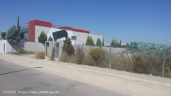 SOLAR INDUSTRIAL EN BENAGUACIL - VALENCIA