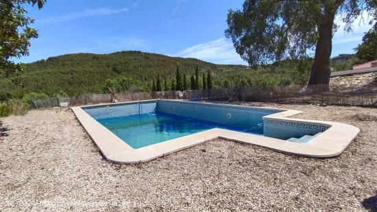 FINCA RURAL 267 HECTAREAS CON 6 VIVIENDAS CON PISCINAS - MURCIA