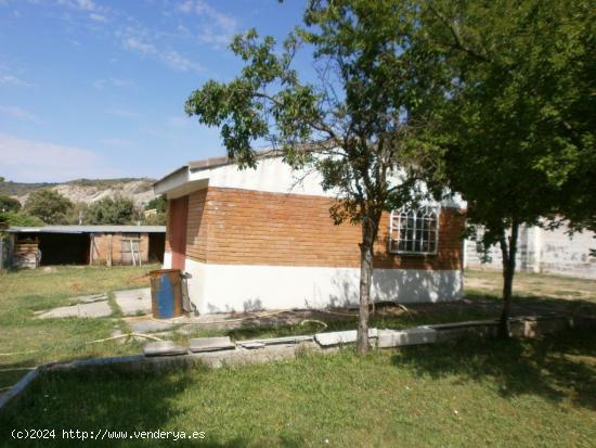 ESTUPENDO CHALET CON PISCINA, HUERTO, FRUTALES Y MINI GRANJA GALLINA, CONEJOS. - GUADALAJARA