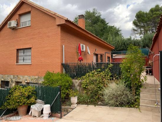 MARAVILLOSO CHALET INDEPENDIENTE CON PISCINA EN VILLALBILLA - MADRID