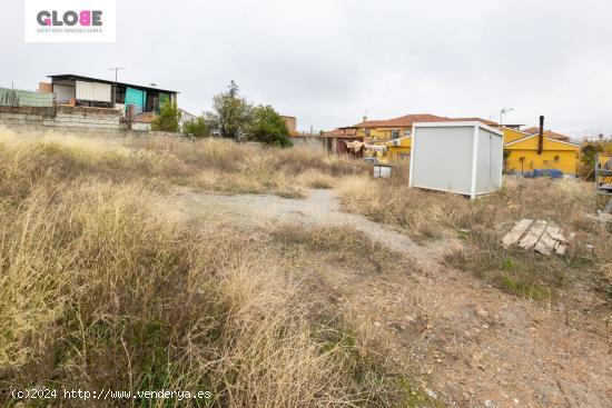 Venta de solar con proyecto de 2 casas pareadas en Ogíjares (Zona Lomalinda) - GRANADA