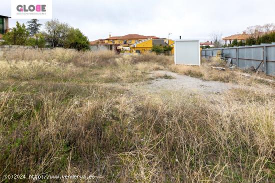 Venta de solar con proyecto de 2 casas pareadas en Ogíjares (Zona Lomalinda) - GRANADA