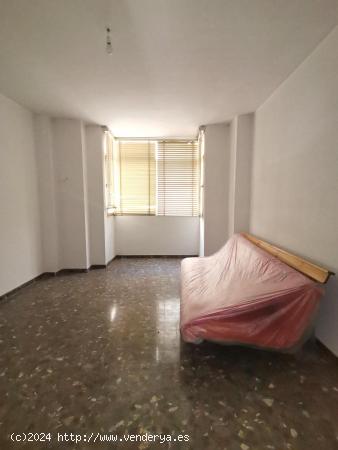  A LA VENTA PISO EN ZONA HOSPITAL - JAEN 