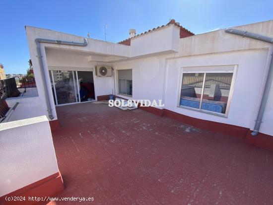 SOL8VIDAL vende ático en el centro de Orihuela, la vivienda dispone de unos 120 m2, distribuidos en