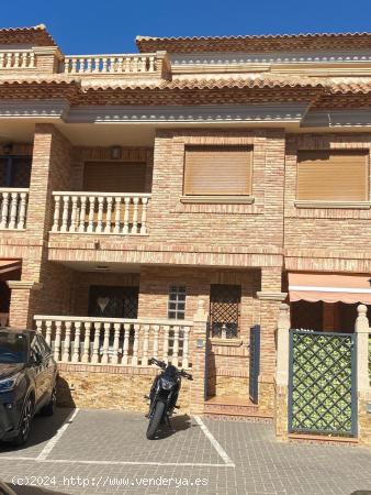 MARAVILLOSO DUPLEX CON PISCINA EN EL MOJON - MURCIA