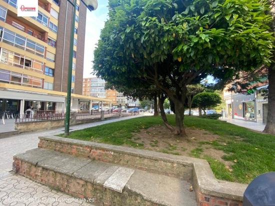 En Burgos. Barrio de gamonal. C/ Barcelona. Se vende estupendo local en primera línea - BURGOS