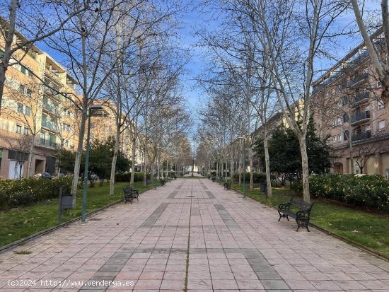  PASEO CONDE DE BARCELONA - BADAJOZ 