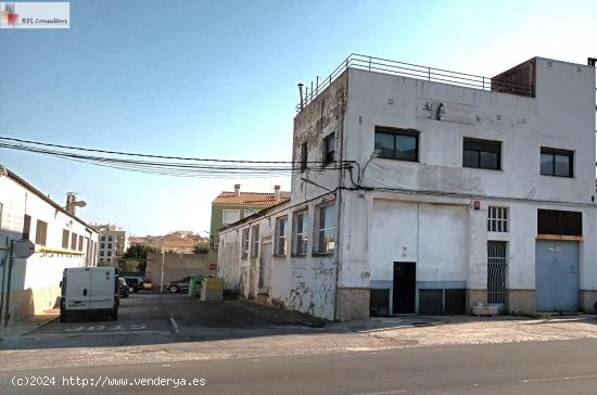 NAVE INDUSTRIAL EN LA ENTRADA DE LA POBLACION - CASTELLON