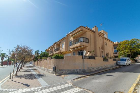 Se Vende en Santiago de la ribera - MURCIA