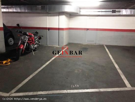 PLAZA DE PARKING GRANDE + TRASTERO - BARCELONA