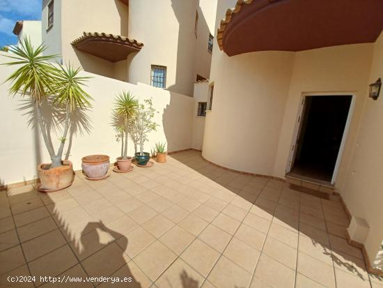 PRECIOSO CHALET EN CALLE ISAAC PERAL - HUELVA