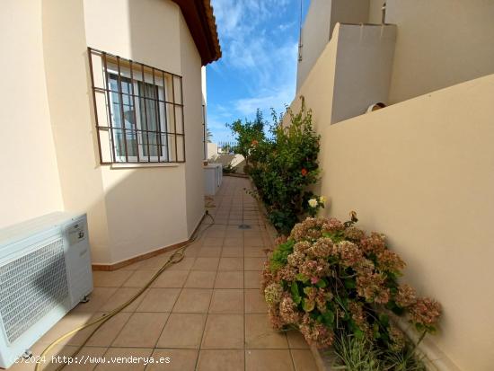 PRECIOSO CHALET EN CALLE ISAAC PERAL - HUELVA