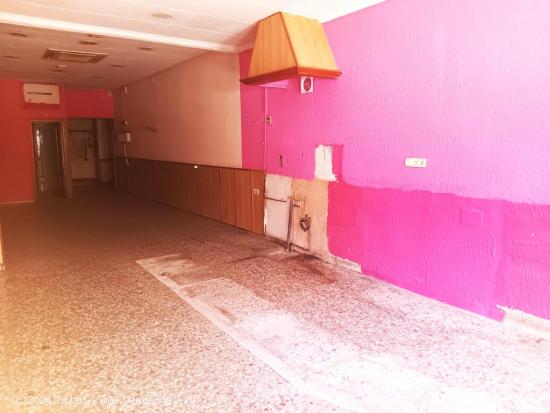 SE VENDE BAJO COMERCIAL EN PLAZA HOLANDA, VALENCIA, CRUZ CUBIERTA - VALENCIA