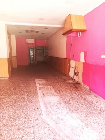 SE VENDE BAJO COMERCIAL EN PLAZA HOLANDA, VALENCIA, CRUZ CUBIERTA - VALENCIA