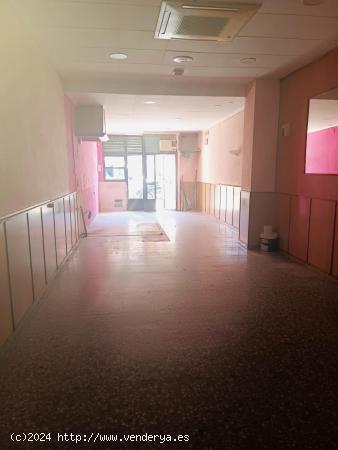 SE VENDE BAJO COMERCIAL EN PLAZA HOLANDA, VALENCIA, CRUZ CUBIERTA - VALENCIA