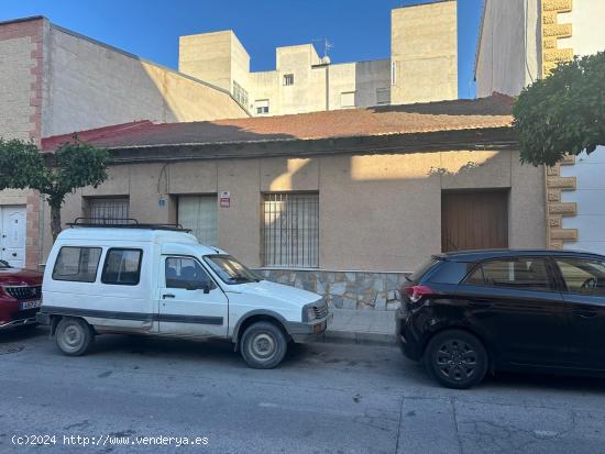  SE VENDE CASA  220 MTS2, PLANTA BAJA PARA REFORMAR EN ALMORADI - ALICANTE 