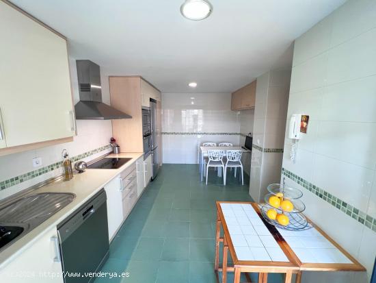 KASAURBANA ofrece en venta CHALET ADOSADO en ZONA HOSPITAL - VALDEMORO - MADRID