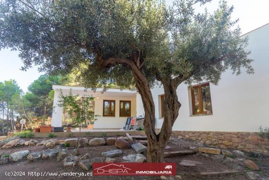 Chalet en alquiler en Nàquera, muy cerca del casco urbano - VALENCIA