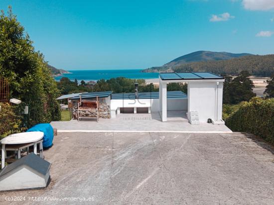 CASA CON FINCA Y VISTAS A LA PLAYA DE VILLARRUBE-VALDOVIÑO - A CORUÑA