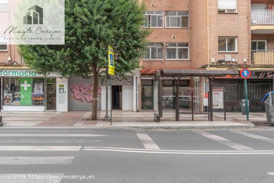  Local comercial en la mejor zona de la carretera de la Sierra - GRANADA 