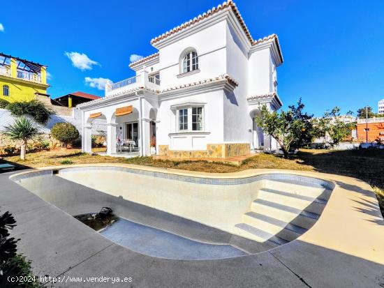 VILLA INDEPENDIENTE  A 500 M DE LA PLAYA ,  ZONA PLAZA SOLYMAR - MALAGA