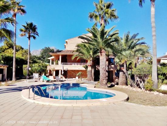  GRAN CHALET EN URB. COBLANCA - ALICANTE 