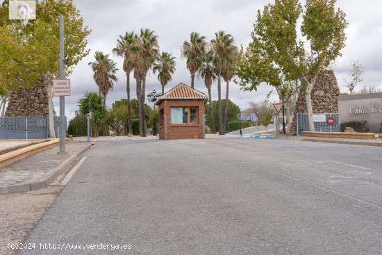  VENTA DE PARCELA EN LA URBANIZACIÓN CAÑADAS DEL PARQUE - GRANADA 