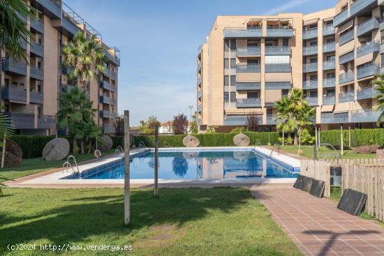 PISO EN RESIDENCIAL PRIVADO CON PISCINA EN GRANADA - GRANADA