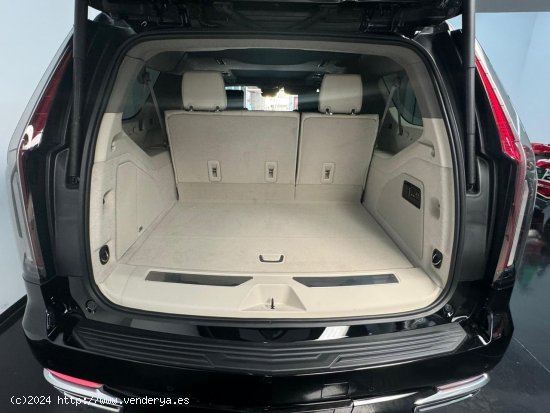 Cadillac Escalade ESV Luxury Premium - Terrassa