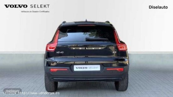 Volvo XC40 2.0 B3 PLUS DARK AUTO 163 5P de 2023 con 7.847 Km por 39.900 EUR. en Barcelona