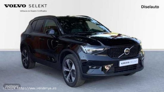 Volvo XC40 2.0 B3 PLUS DARK AUTO 163 5P de 2023 con 7.847 Km por 39.900 EUR. en Barcelona