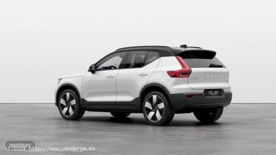 Volvo XC40 BEV 70KWH RECHARGE PLUS 231 5P de 2023 con 5.801 Km por 39.900 EUR. en Cordoba