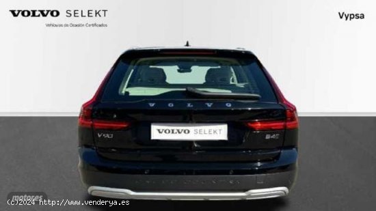 Volvo V 90 2.0 B4 D PLUS BRIGHT 4WD AUTO 197 5P de 2023 con 18.123 Km por 54.900 EUR. en Malaga