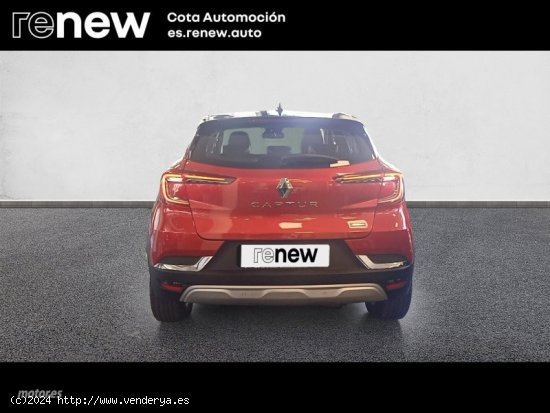 Renault Captur ZEN HIBRIDO ENCHUFABLE 160 de 2021 con 39.000 Km por 23.500 EUR. en Madrid