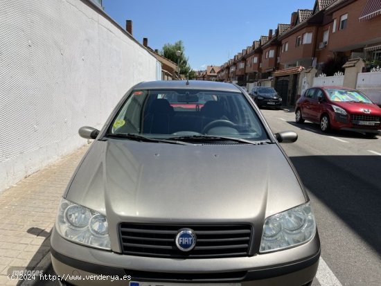 Fiat Punto 1.2 Dynamic 5p de 2005 con 47.500 Km por 3.600 EUR. en Madrid