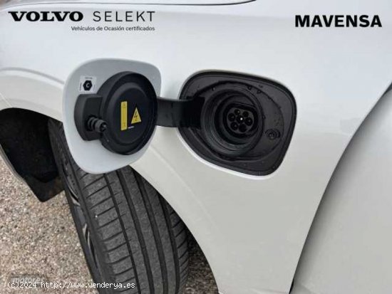 Volvo XC 60 XC60 Recharge Core, T6 plug-in hybrid eAWD, Electrico/Gasolina, Bright de 2023 con 20.42