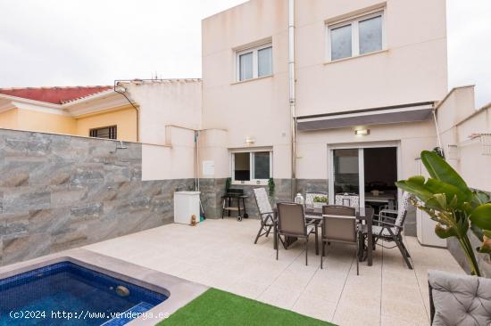 Exclusiva vivienda de 3 plantas, con piscina privada. - MURCIA