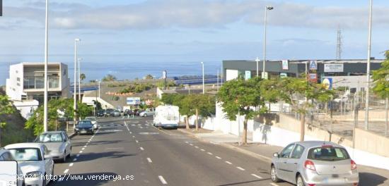 Adeje Nave industrial de 450m2. permite todos los usos - SANTA CRUZ DE TENERIFE