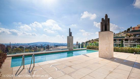 Bajos con piscina privada - BARCELONA