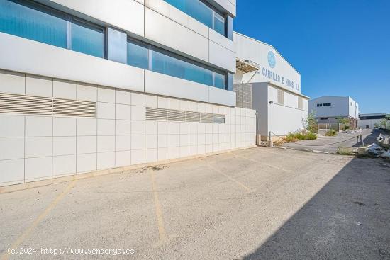 NAVE INDUSTRIAL JUNTO A CENTRO COMERCIAL DE FINESTRAT - ALICANTE