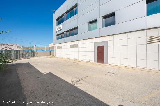 NAVE INDUSTRIAL JUNTO A CENTRO COMERCIAL DE FINESTRAT - ALICANTE